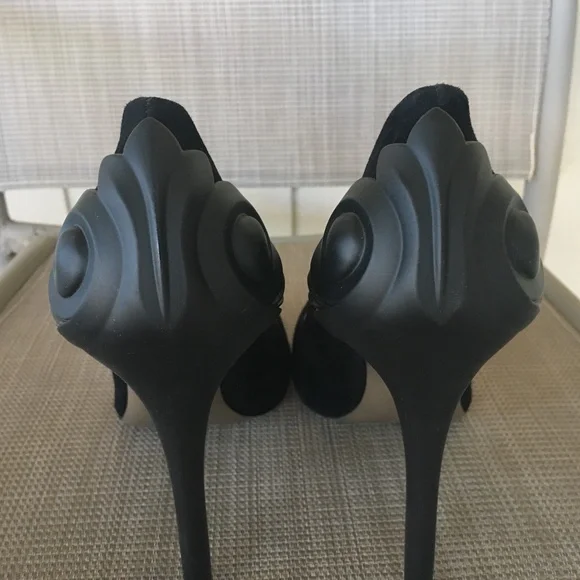 Versace Collection Black Pointed Toe Pumps w Detailed Back EUC - Picture 10 of 13